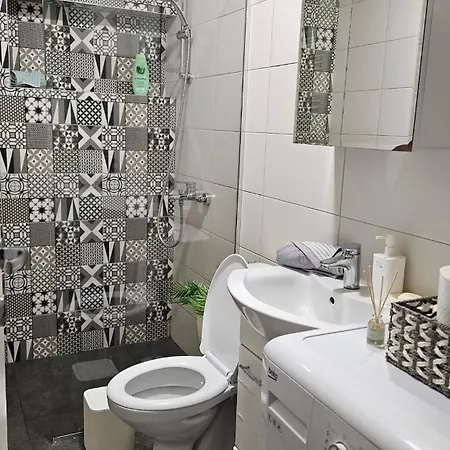 Comfort,fully Equipped,modern60m2 Flat,near Center *